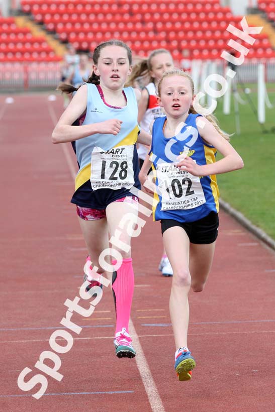 Girls under-13s 1500 metres, North Eastern Champs, Gateshead Stadium. Photo: David T. Hewitson/Sports for All Pics
